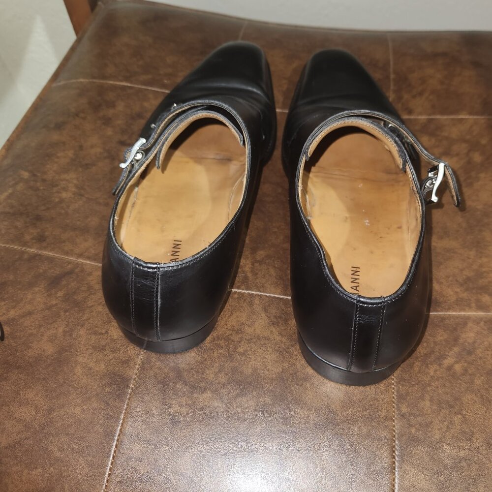 Shoes - Picture 4 of 5
